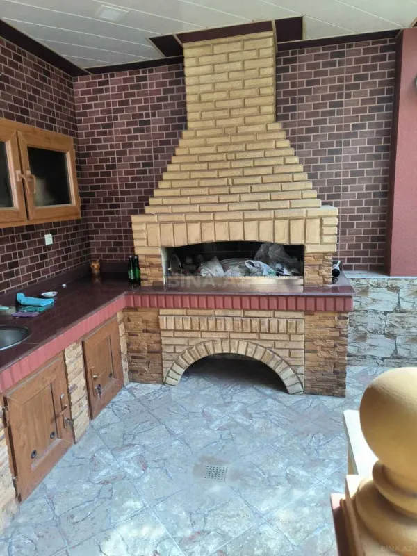 Satılır 6 otaqlı həyət evi 385 m²