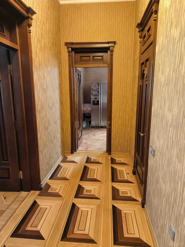 Satılır 6 otaqlı həyət evi 385 m²