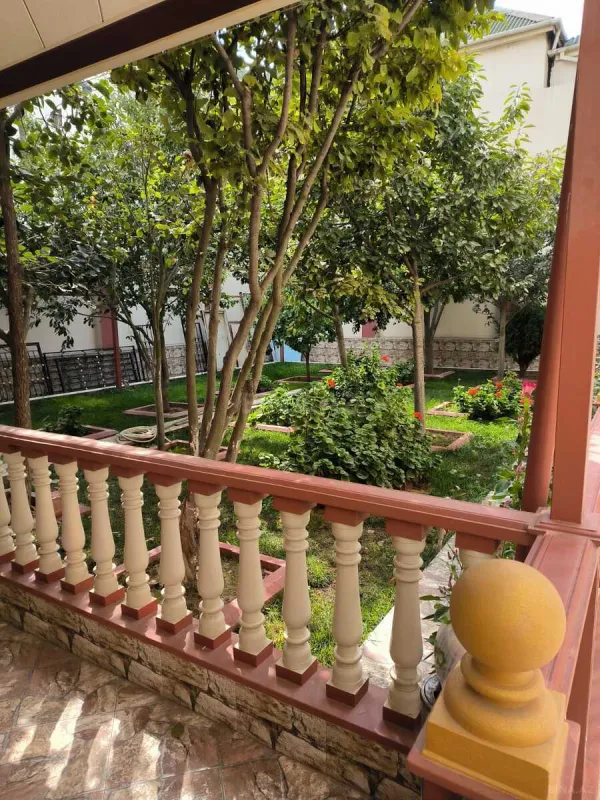 Satılır 6 otaqlı həyət evi 385 m²