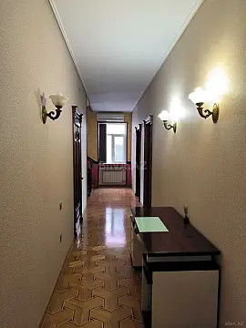 Satılır 6 otaqlı həyət evi 385 m²