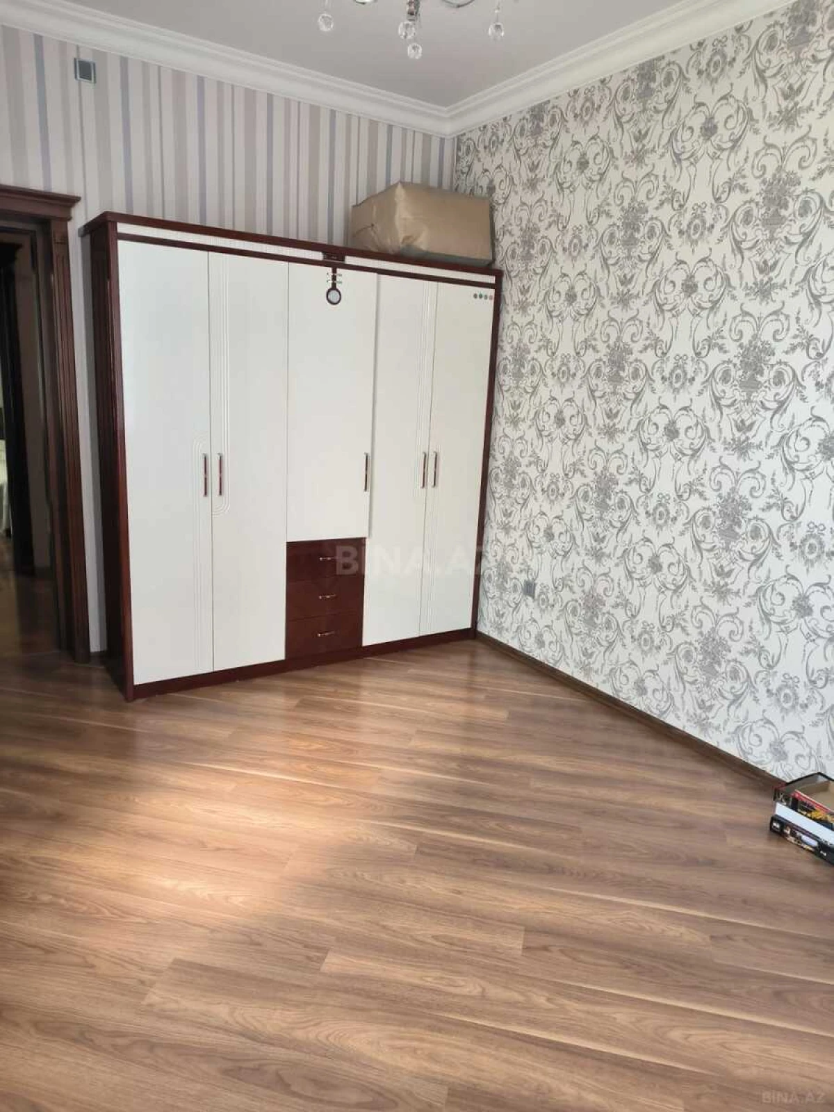 Satılır 6 otaqlı həyət evi 385 m²