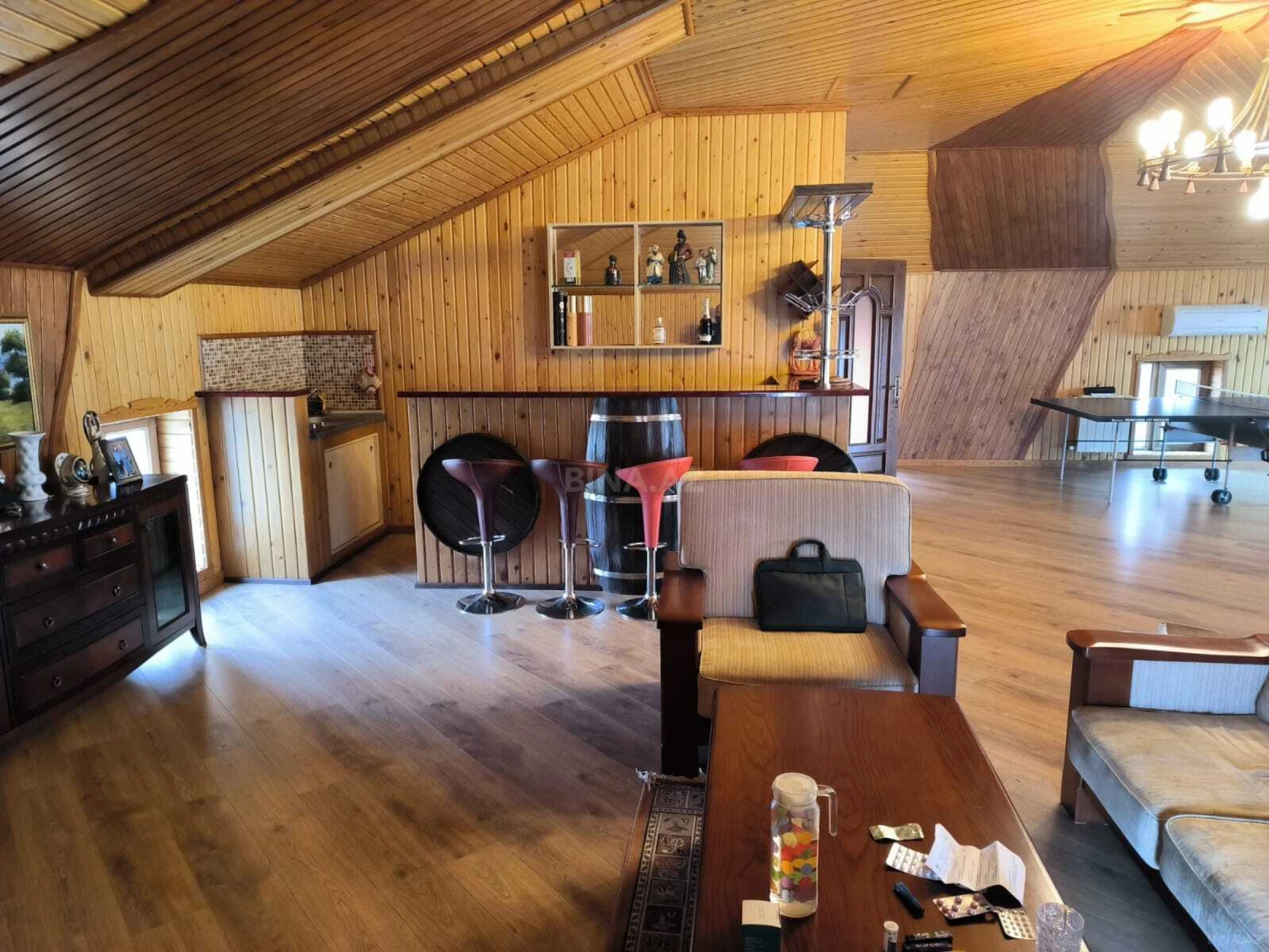 Satılır 6 otaqlı həyət evi 385 m²