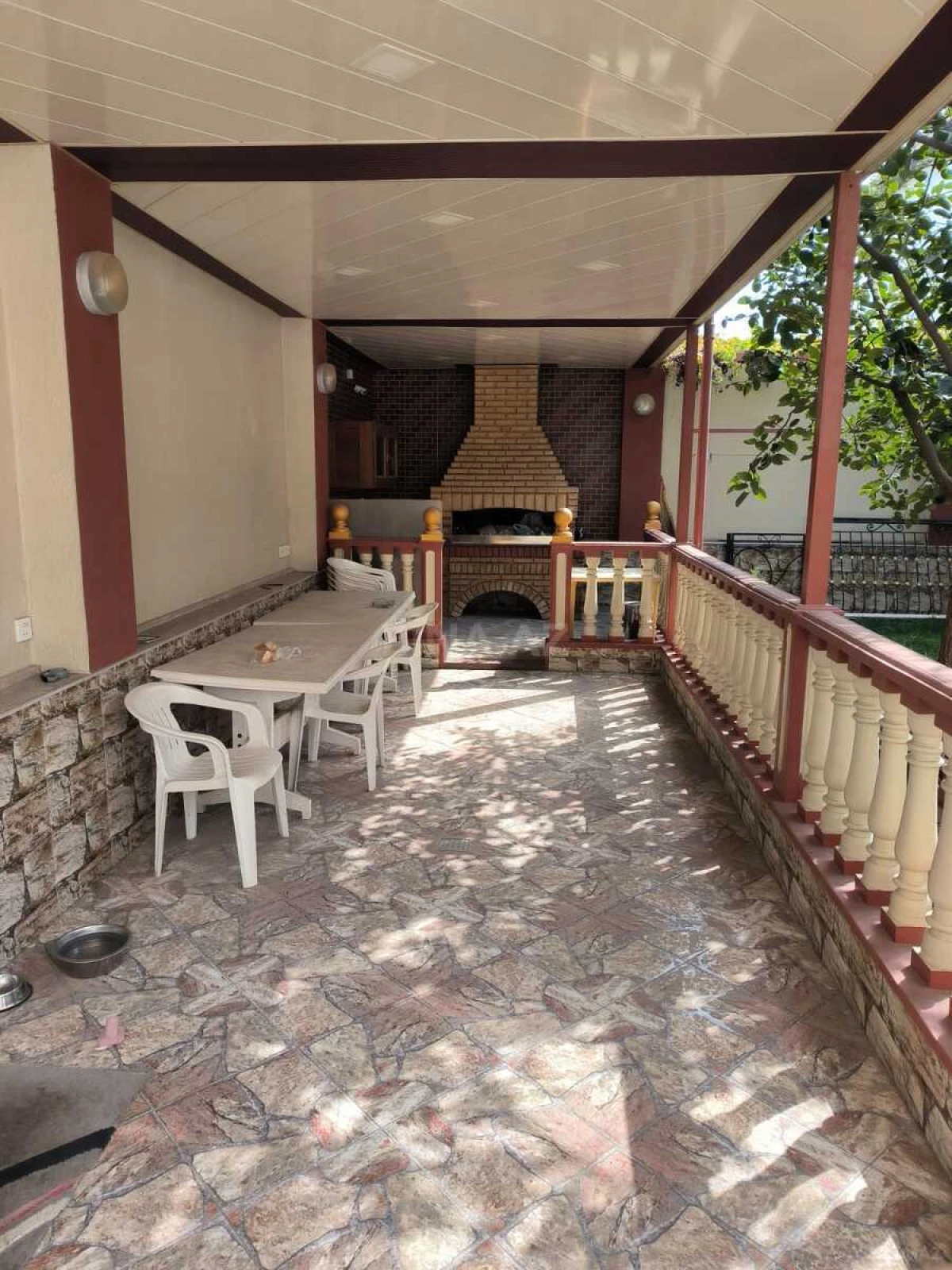Satılır 6 otaqlı həyət evi 385 m²
