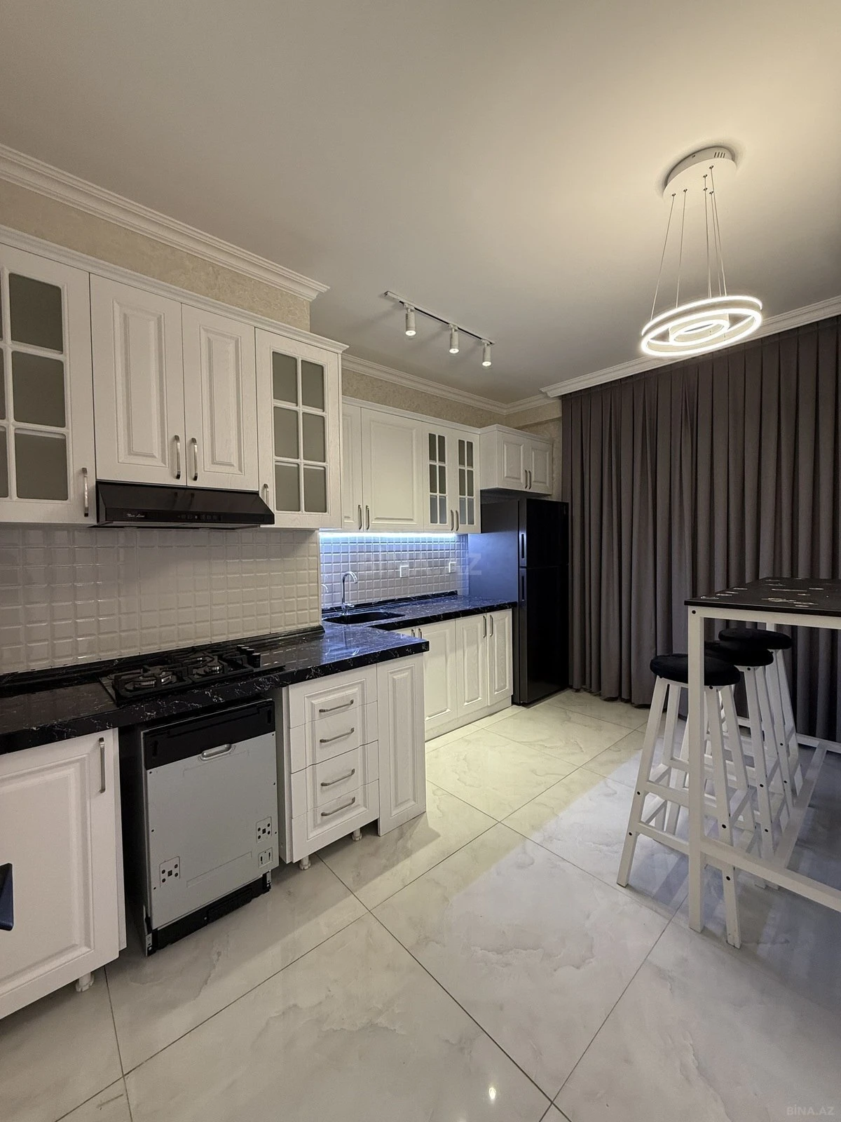 Satılır 3 otaqlı mənzil 100 m²