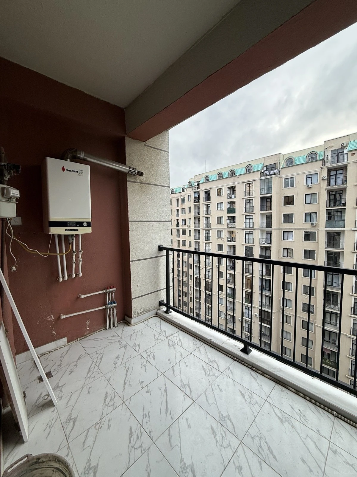 Satılır 3 otaqlı mənzil 100 m²