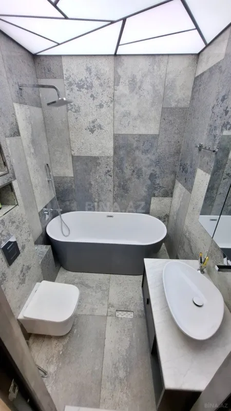 Satılır 3 otaqlı mənzil 130 m²