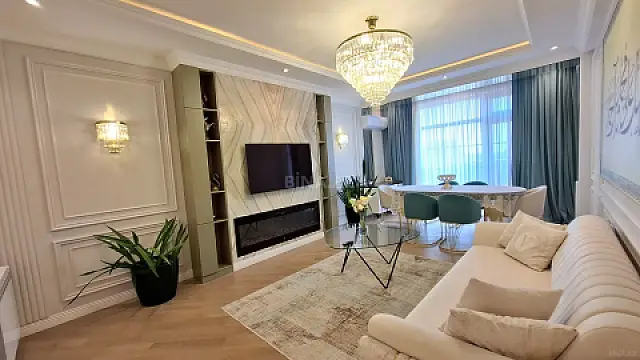 Satılır 3 otaqlı mənzil 130 m²