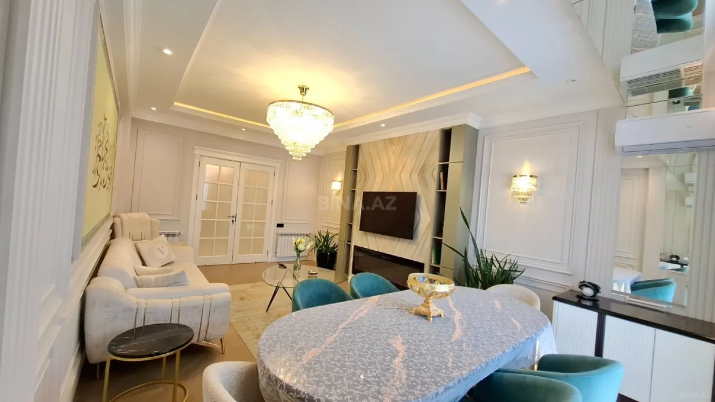 Satılır 3 otaqlı mənzil 130 m²