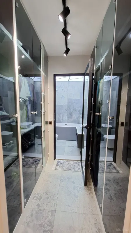 Satılır 3 otaqlı mənzil 130 m²