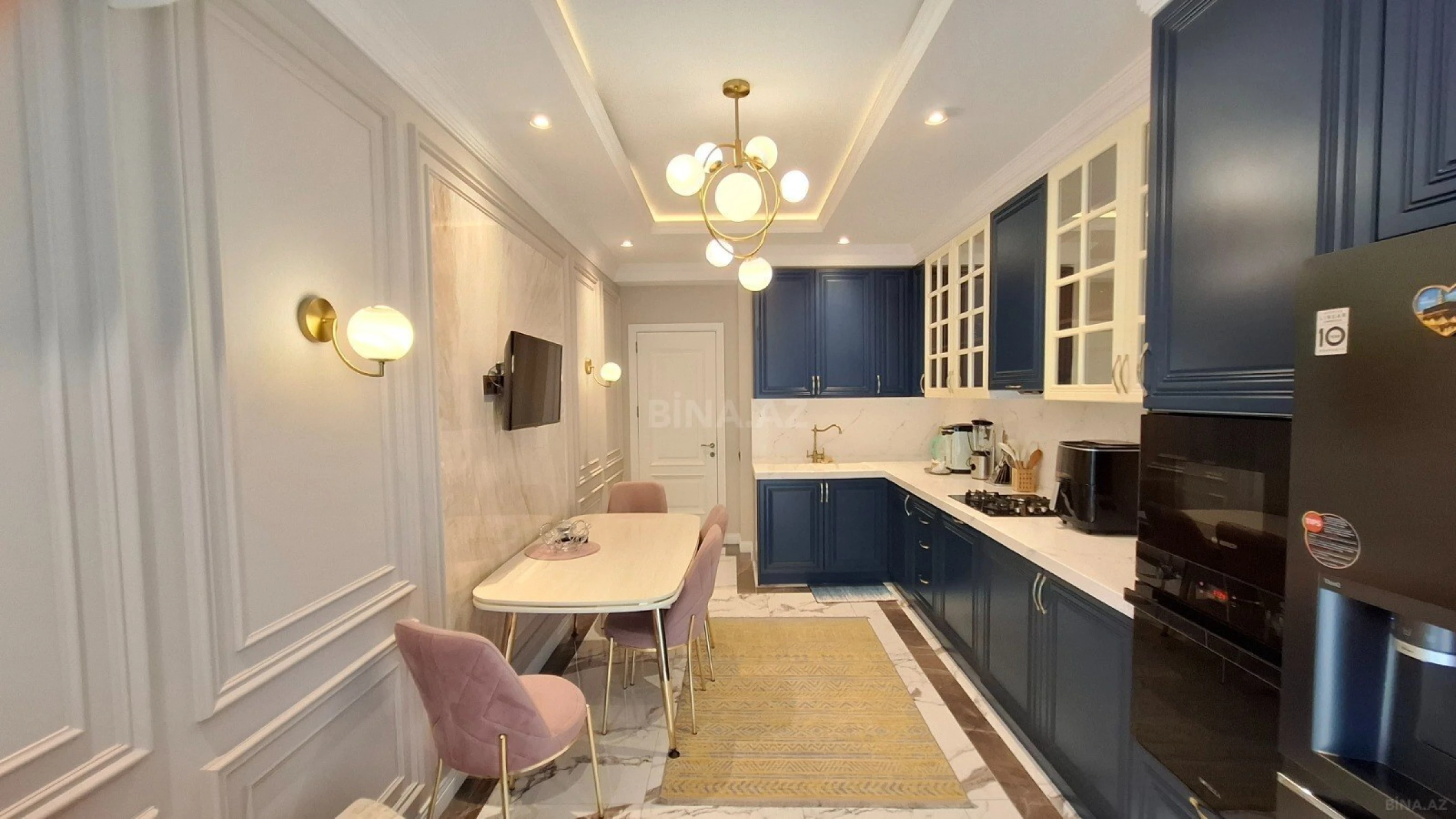 Satılır 3 otaqlı mənzil 130 m²