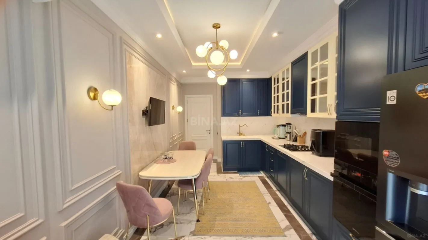 Satılır 3 otaqlı mənzil 130 m²