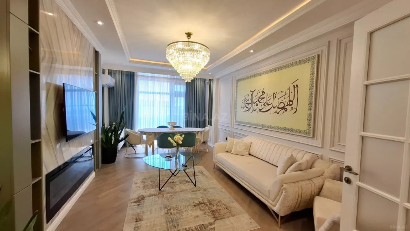 Satılır 3 otaqlı mənzil 130 m²