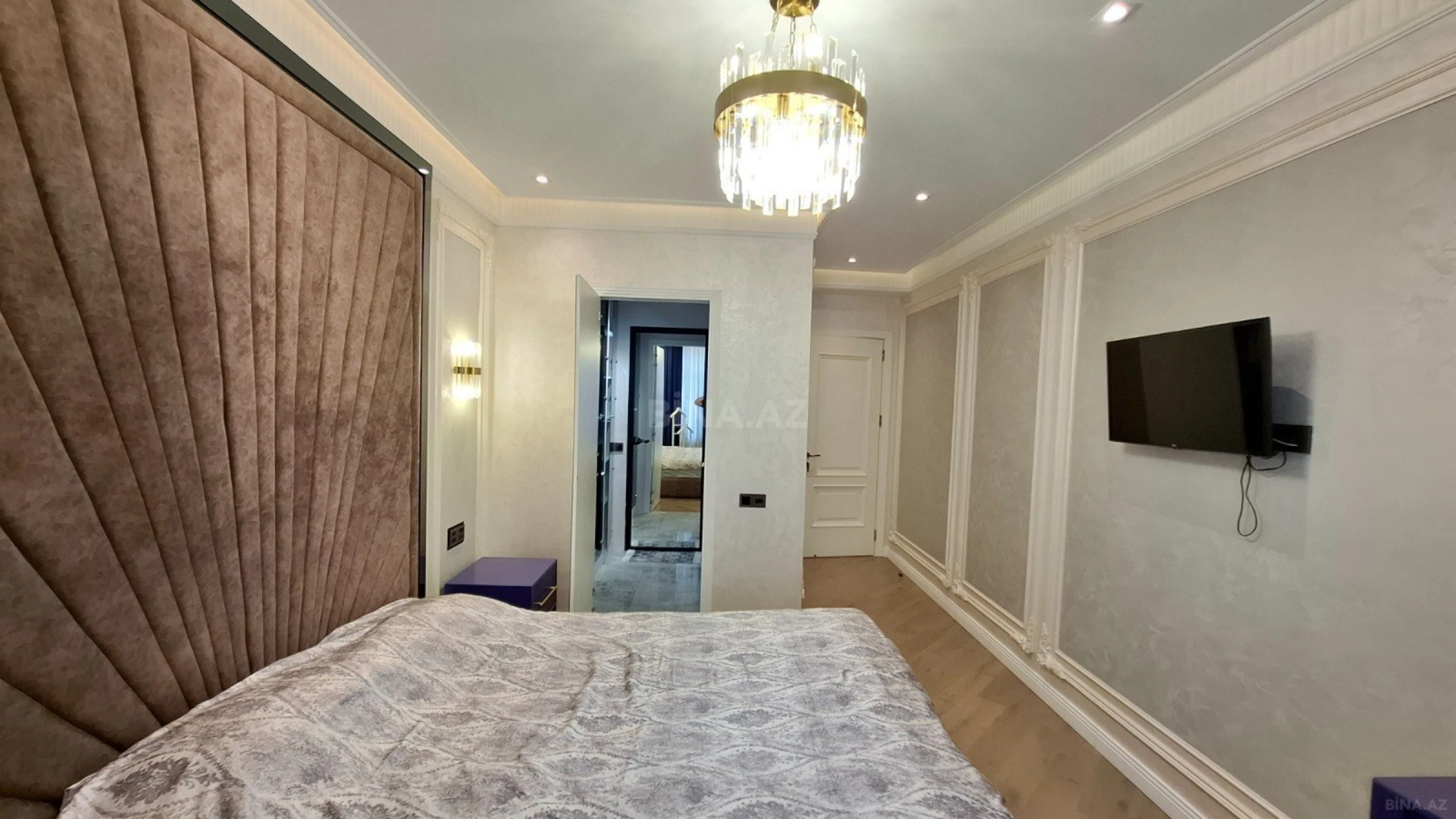 Satılır 3 otaqlı mənzil 130 m²