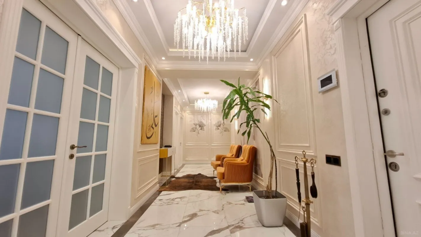 Satılır 3 otaqlı mənzil 130 m²