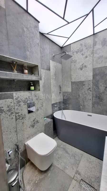 Satılır 3 otaqlı mənzil 130 m²