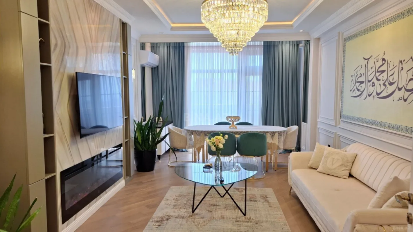 Satılır 3 otaqlı mənzil 130 m²