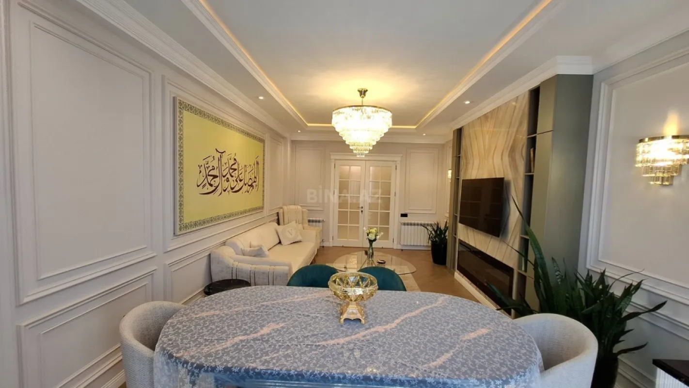 Satılır 3 otaqlı mənzil 130 m²