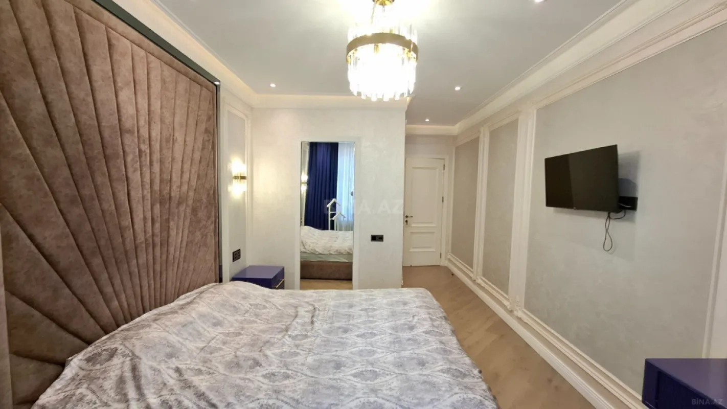 Satılır 3 otaqlı mənzil 130 m²