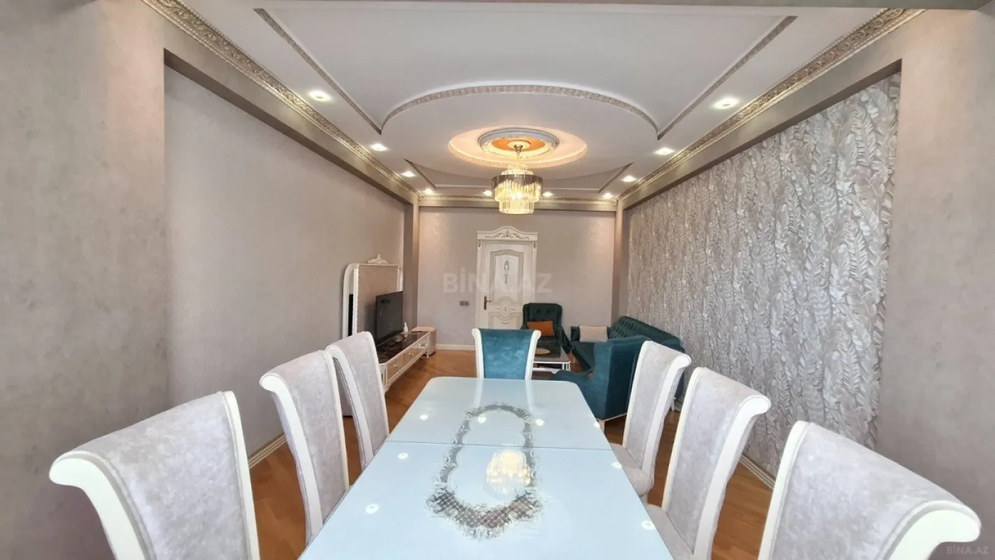Satılır 3 otaqlı mənzil 130 m²
