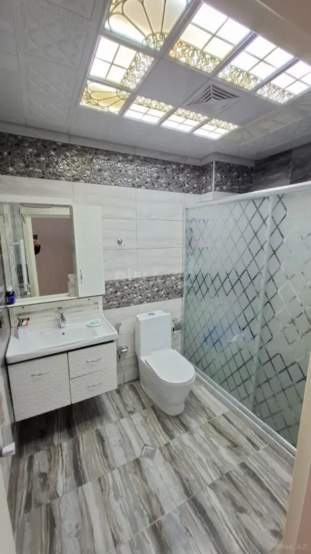 Satılır 3 otaqlı mənzil 130 m²