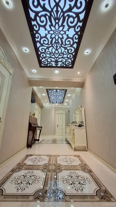 Satılır 3 otaqlı mənzil 130 m²