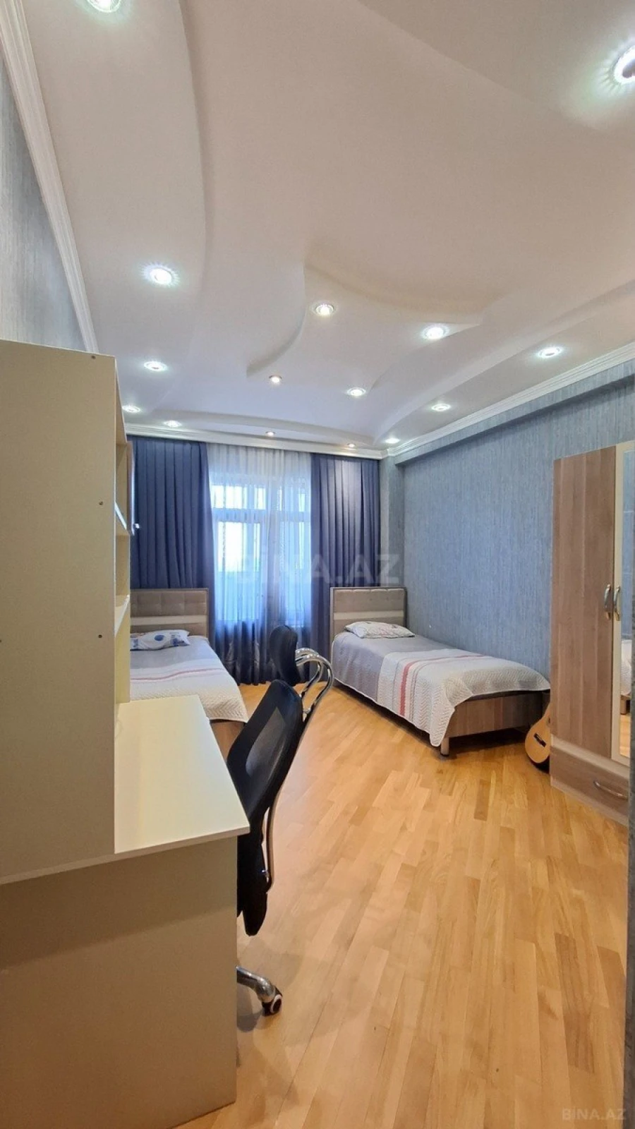 Satılır 3 otaqlı mənzil 130 m²