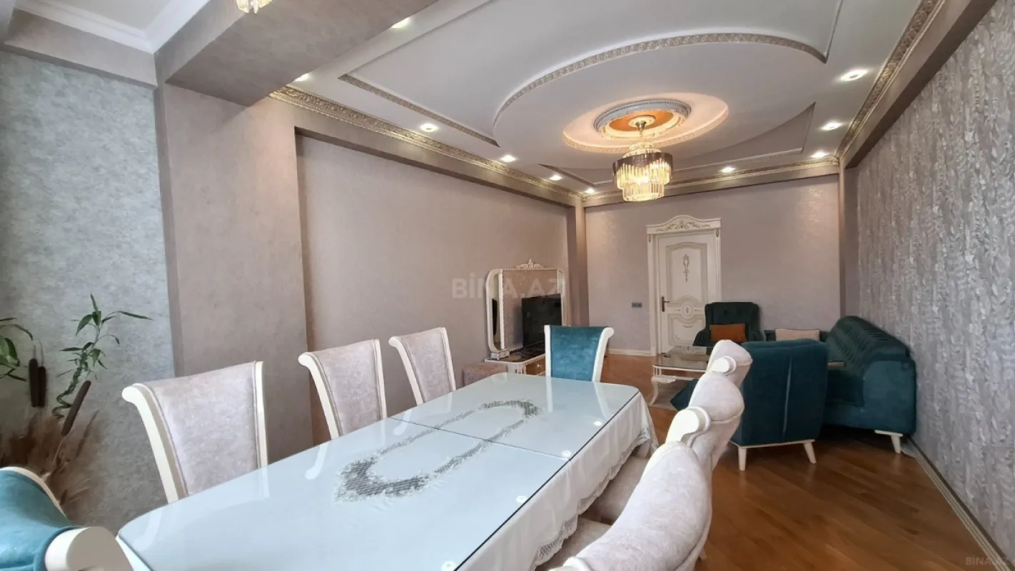 Satılır 3 otaqlı mənzil 130 m²