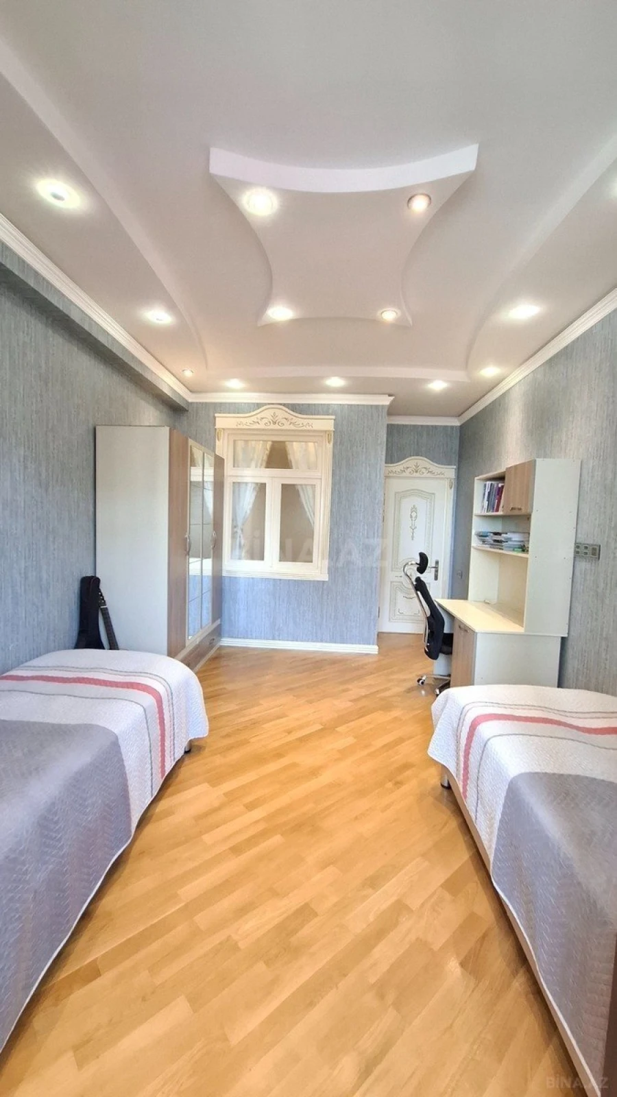 Satılır 3 otaqlı mənzil 130 m²