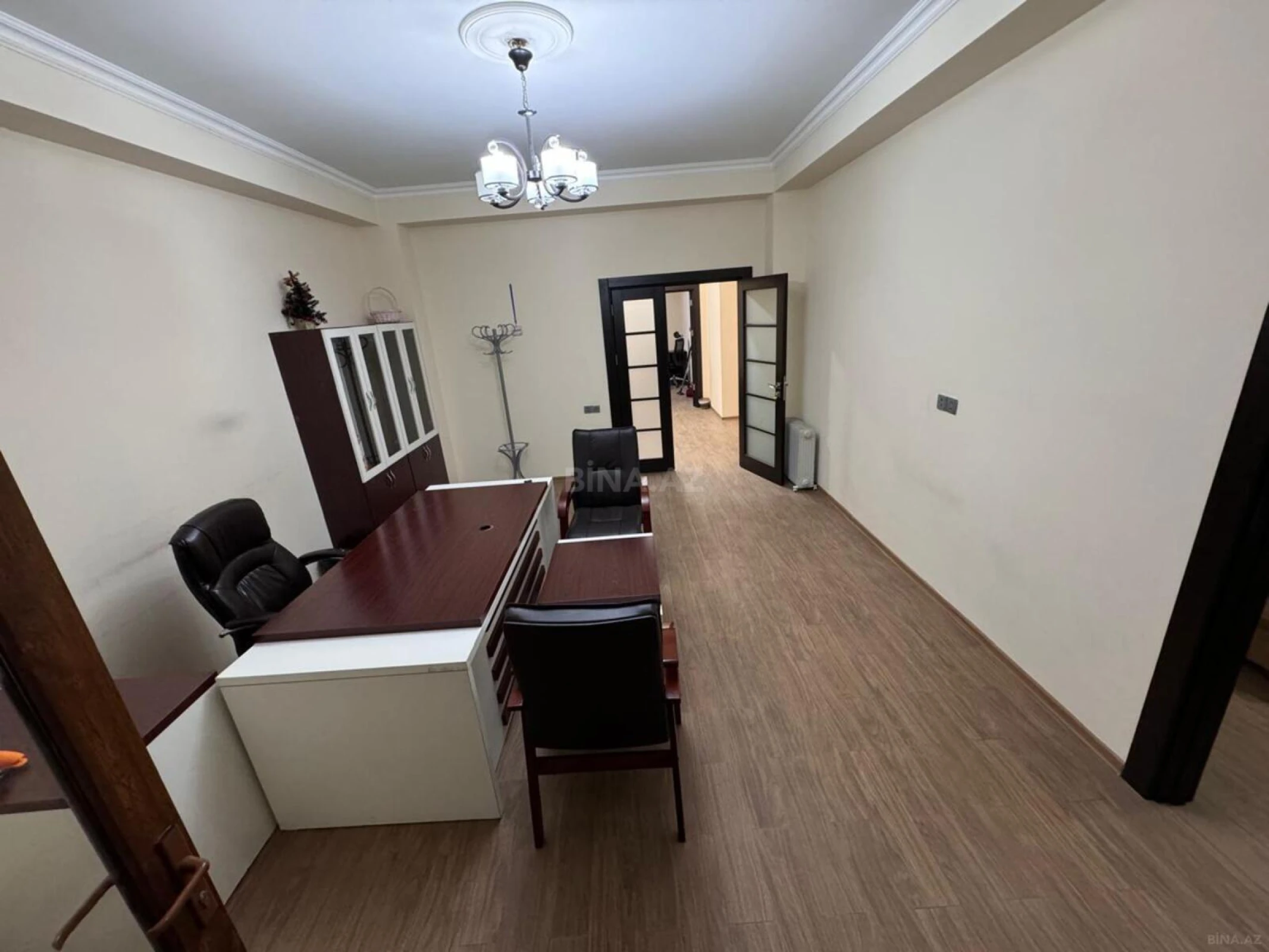 Kirayə verilir 3 otaqlı ofis 106 m²