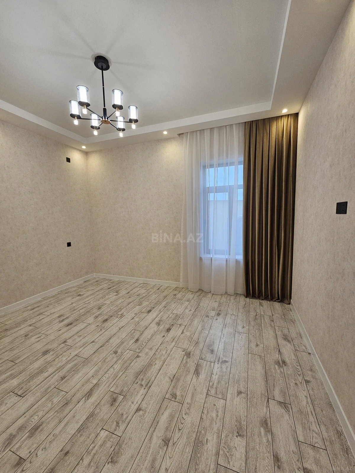 Satılır 4 otaqlı həyət evi 180 m²