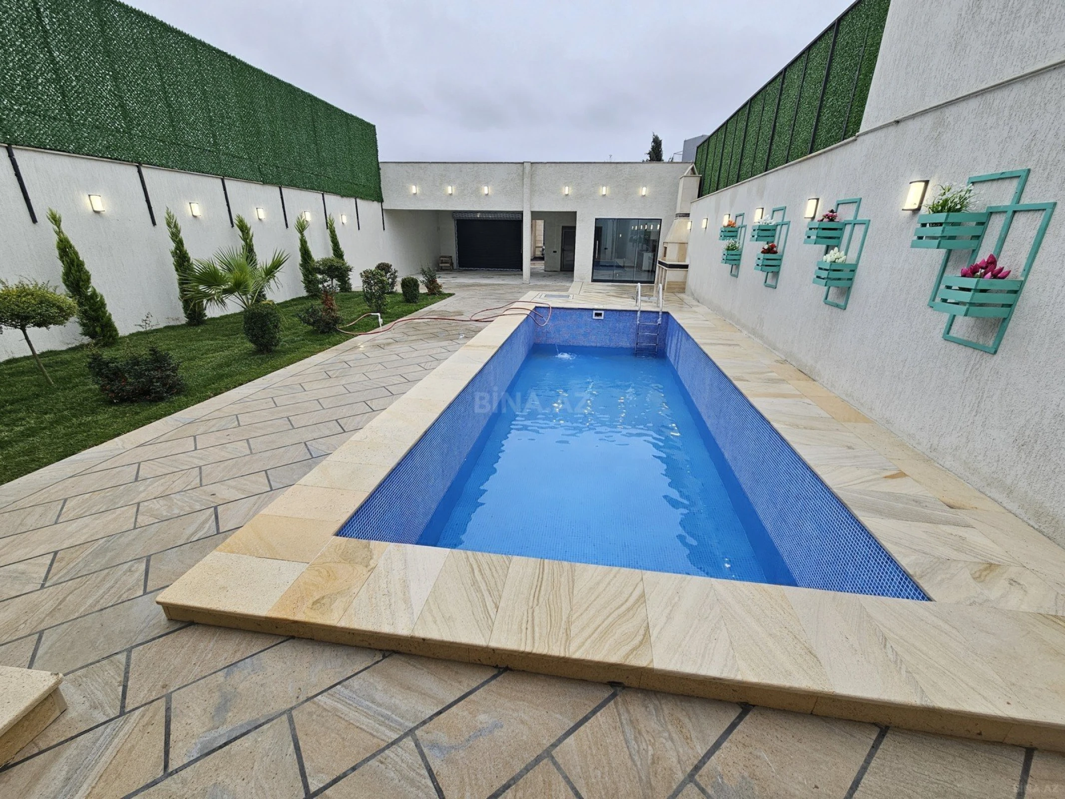 Satılır 4 otaqlı həyət evi 180 m²