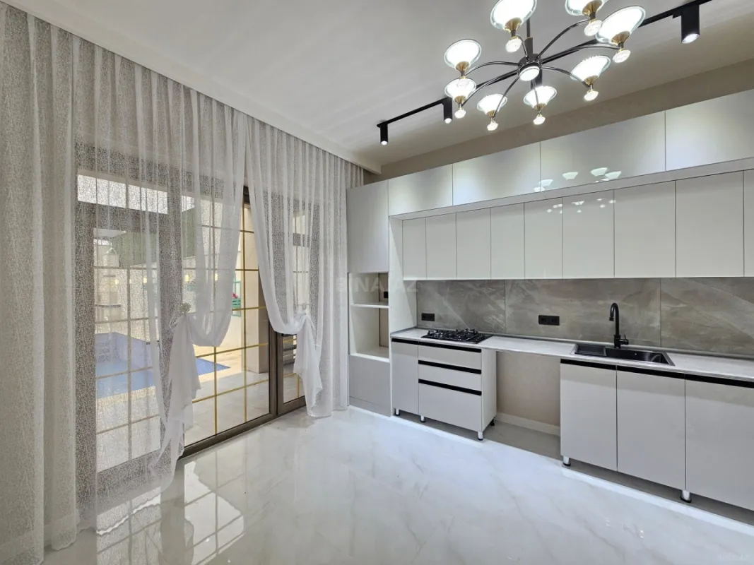 Satılır 4 otaqlı həyət evi 180 m²