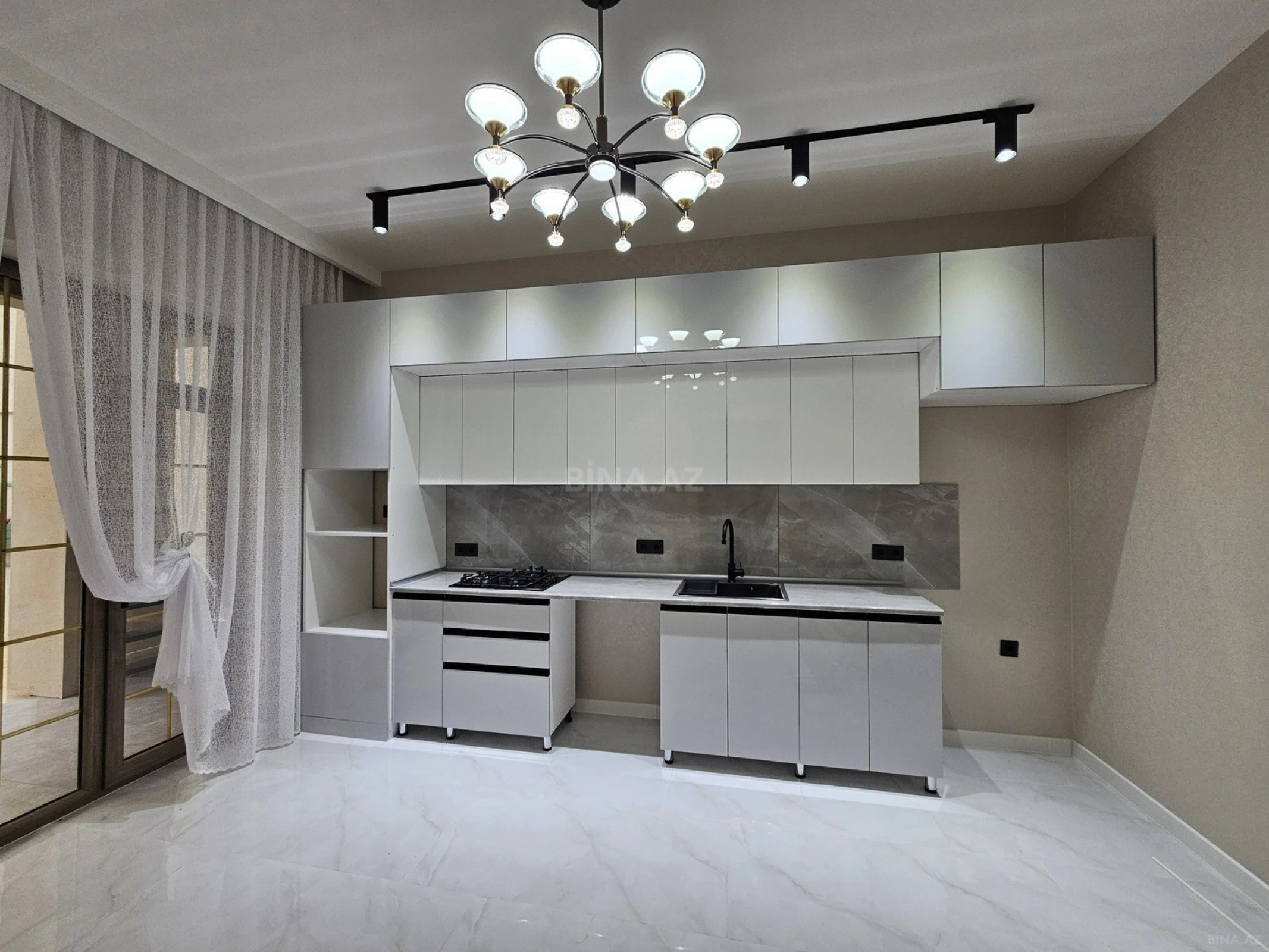 Satılır 4 otaqlı həyət evi 180 m²