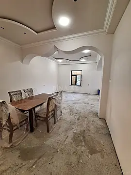 Satılır 4 otaqlı həyət evi 243 m²