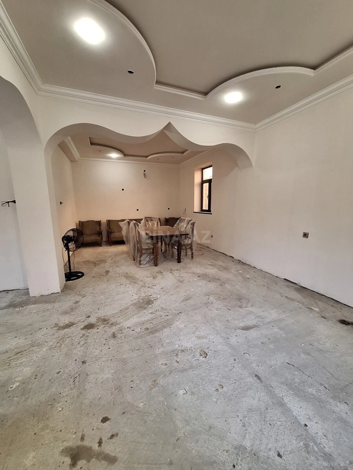 Satılır 4 otaqlı həyət evi 243 m²