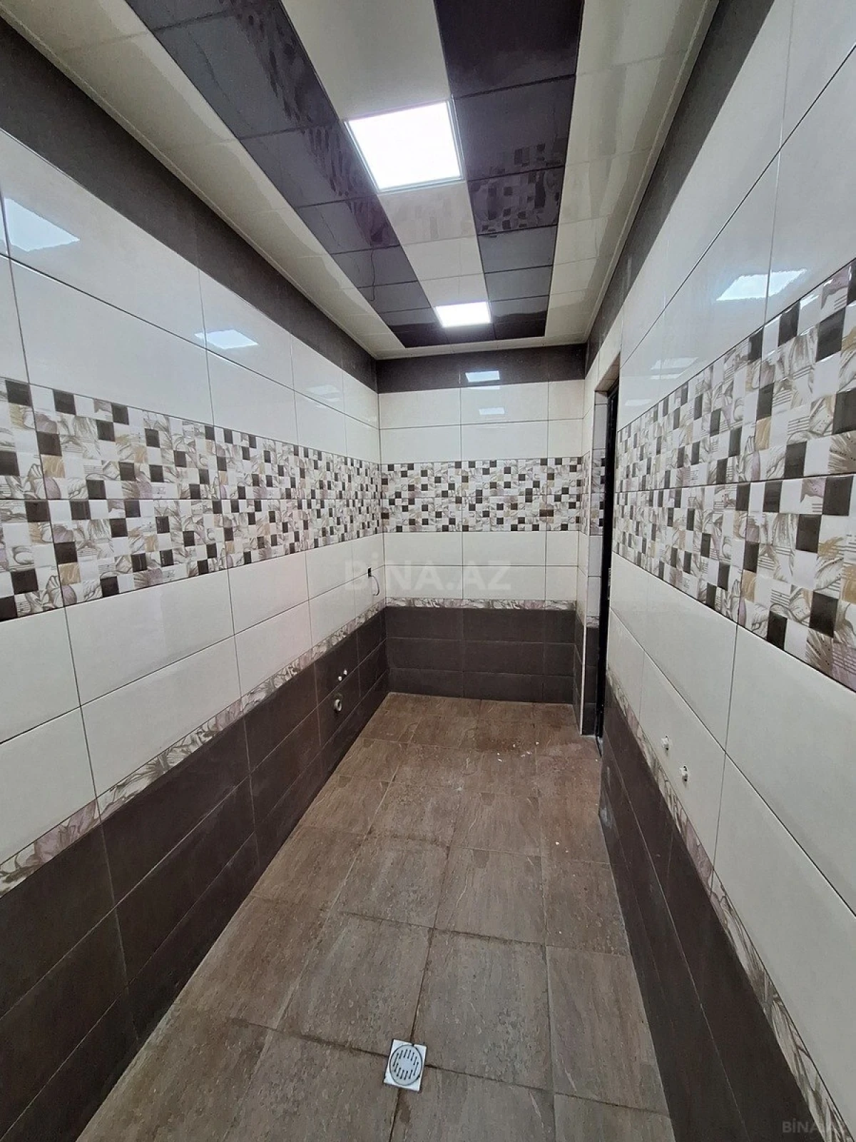 Satılır 4 otaqlı həyət evi 243 m²