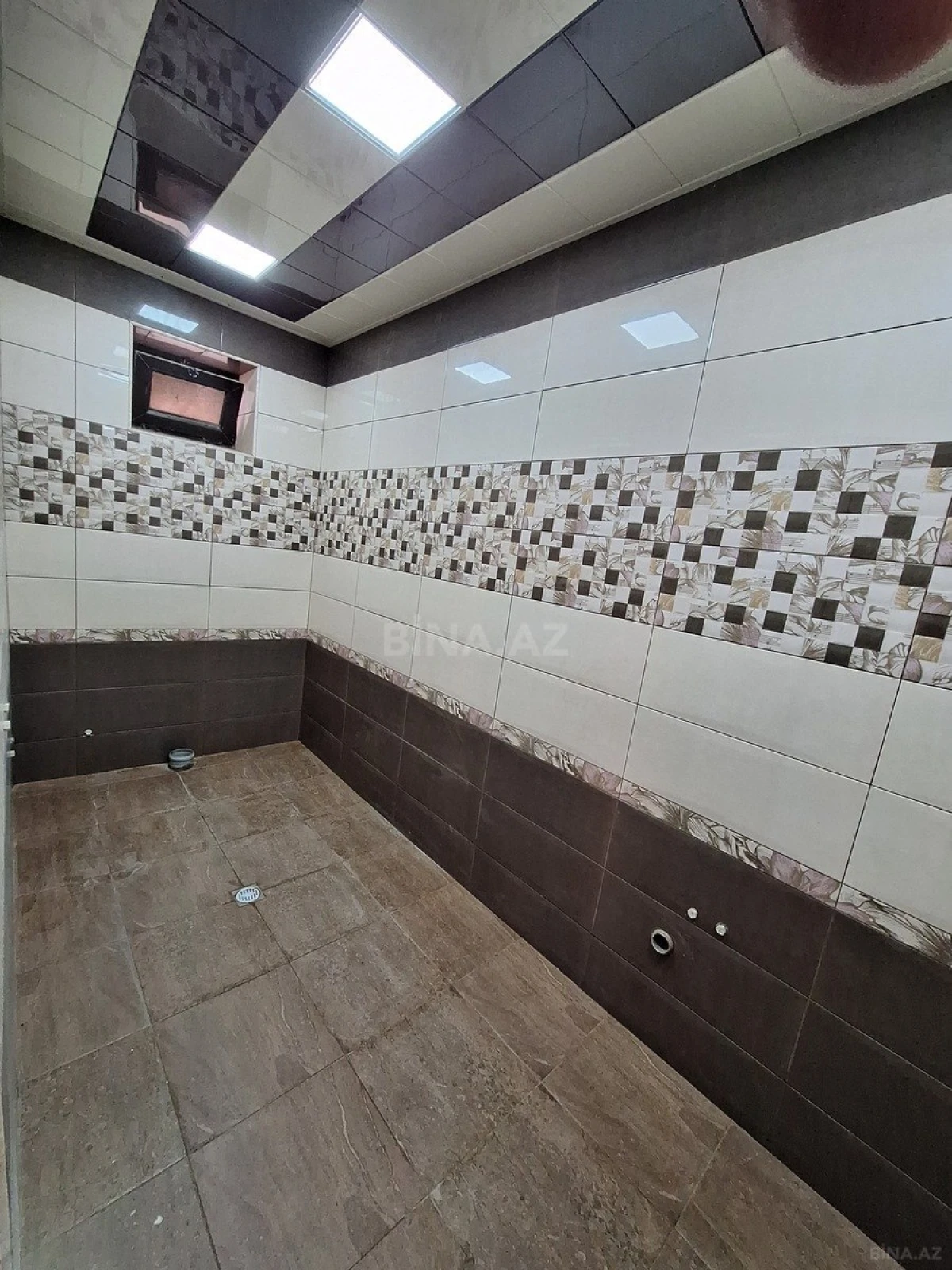 Satılır 4 otaqlı həyət evi 243 m²