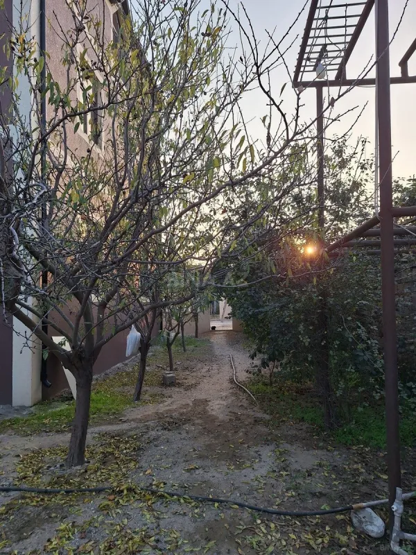 Satılır 4 otaqlı həyət evi 243 m²