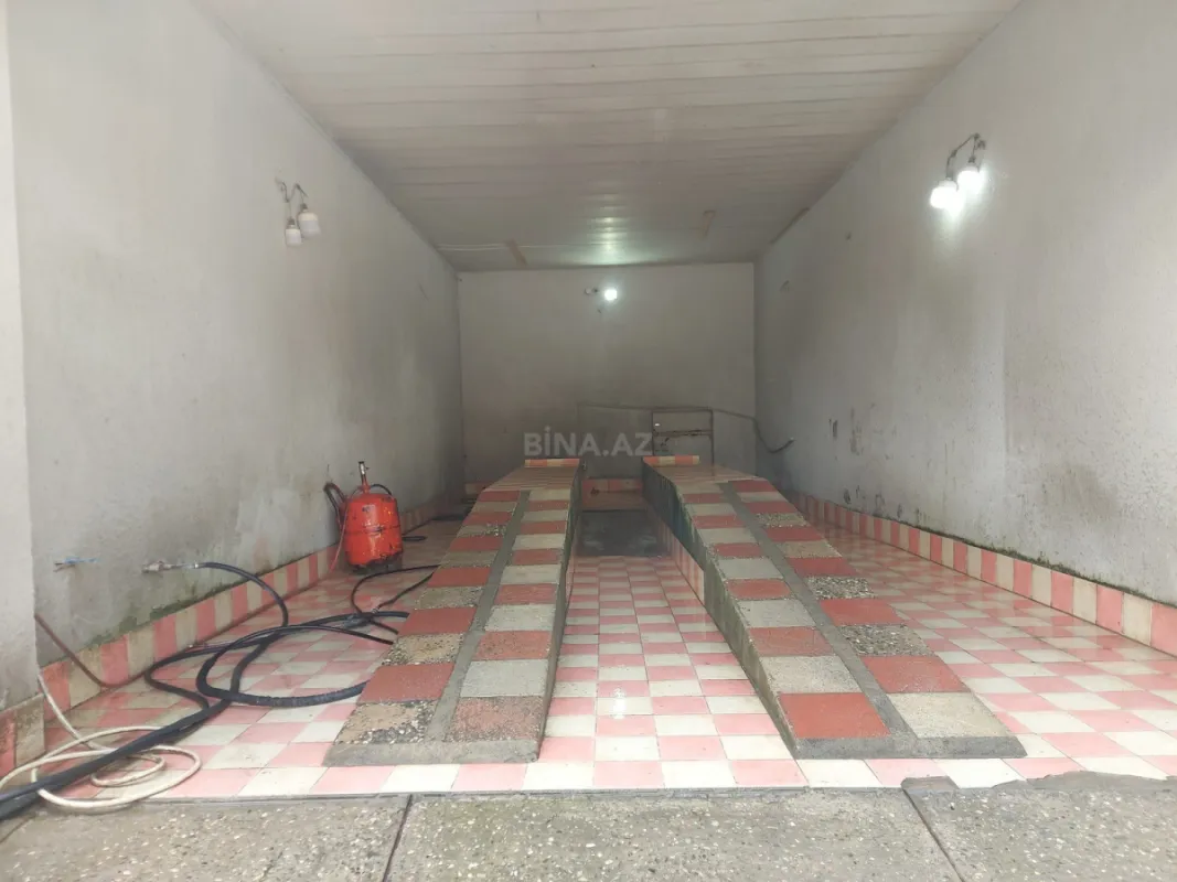 Satılır 4 otaqlı həyət evi 243 m²