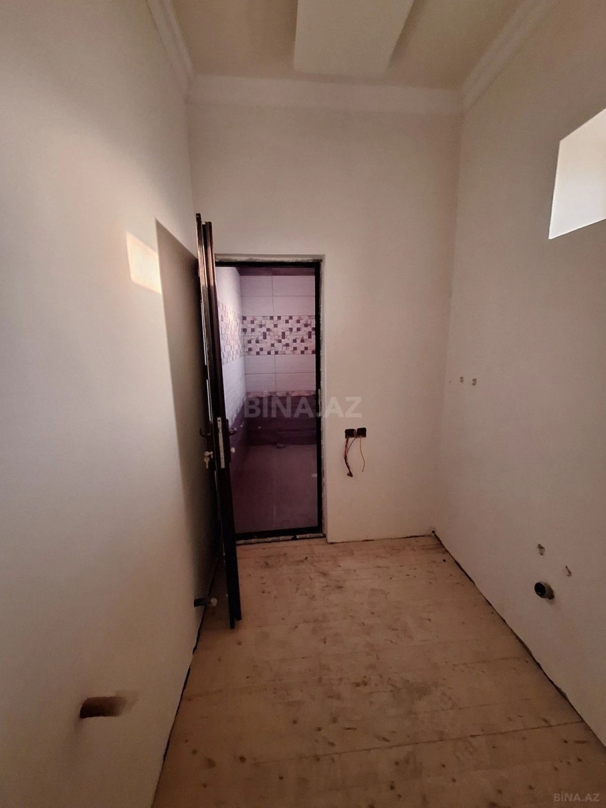 Satılır 4 otaqlı həyət evi 243 m²