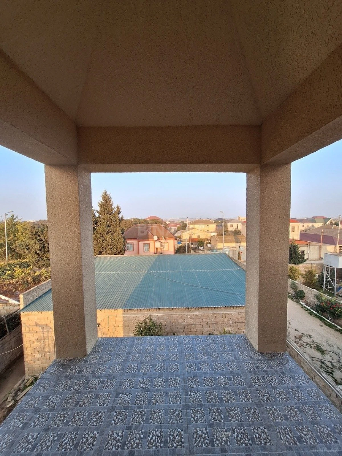 Satılır 4 otaqlı həyət evi 243 m²