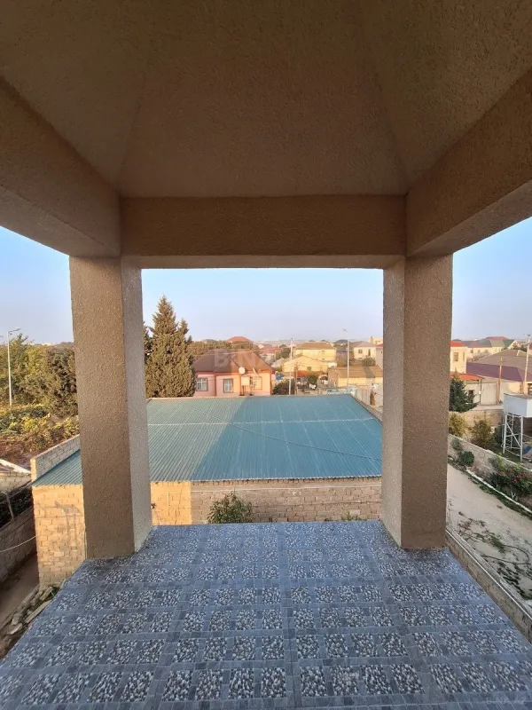Satılır 4 otaqlı həyət evi 243 m²