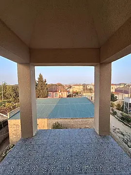 Satılır 4 otaqlı həyət evi 243 m²