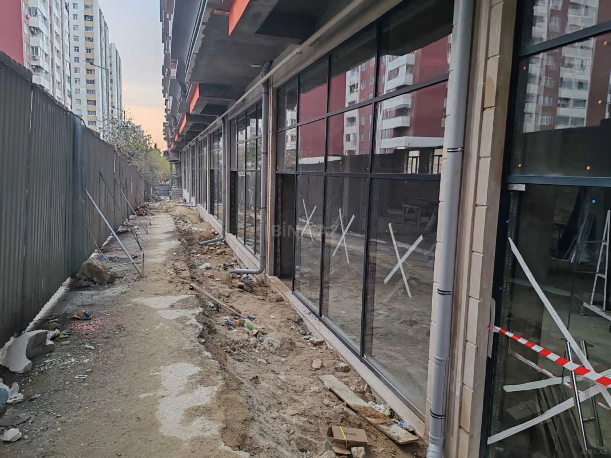 Satılır obyekt 108 m²