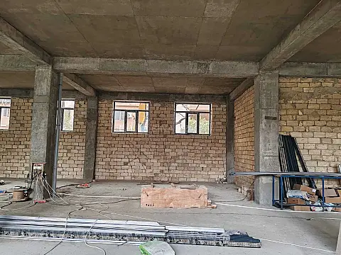 Satılır obyekt 108 m²