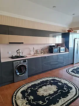 Satılır 3 otaqlı mənzil 240 m²