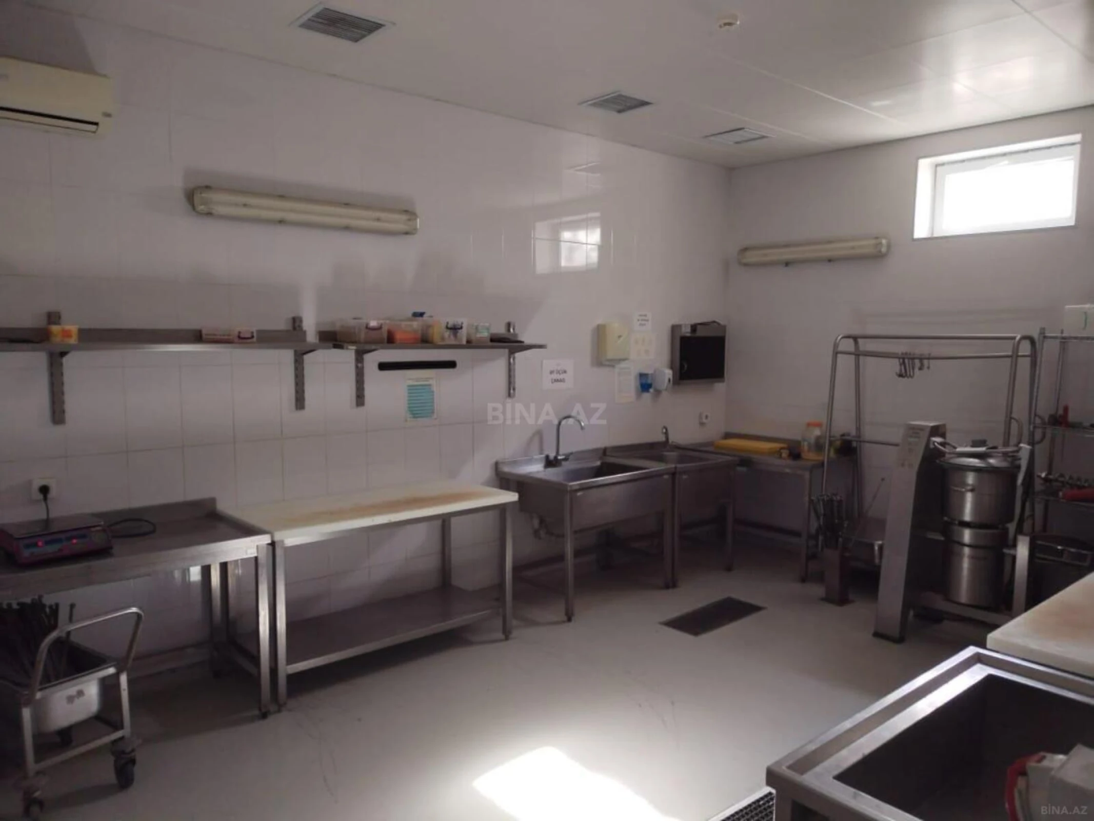 Kirayə verilir obyekt 1170 m²