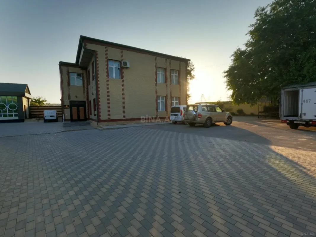 Kirayə verilir obyekt 1170 m²