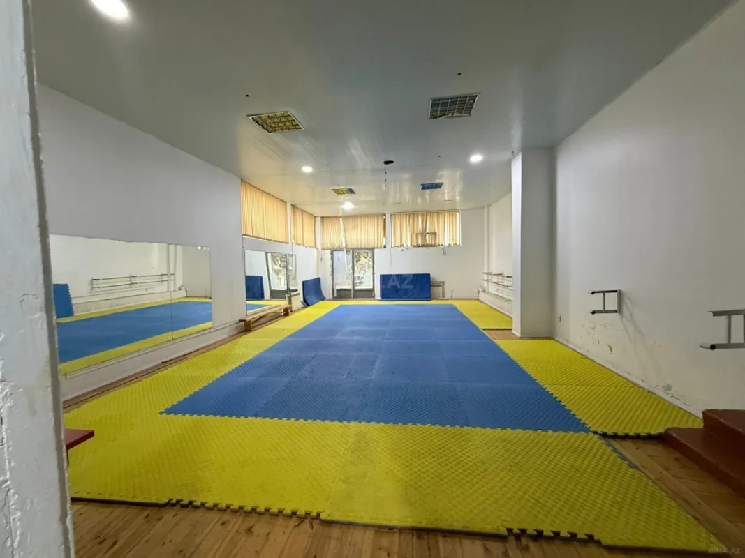 Satılır obyekt 560 m²