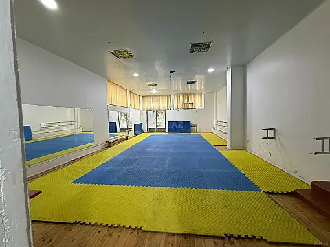 Satılır obyekt 560 m²